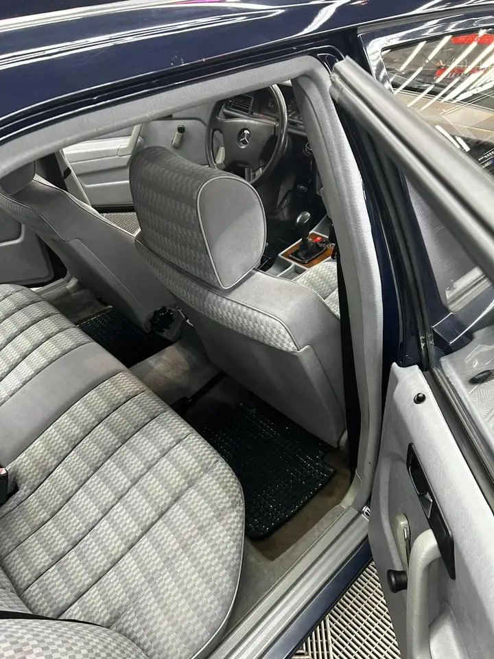 Mercedes-Benz 190 E 1.8, foto 5