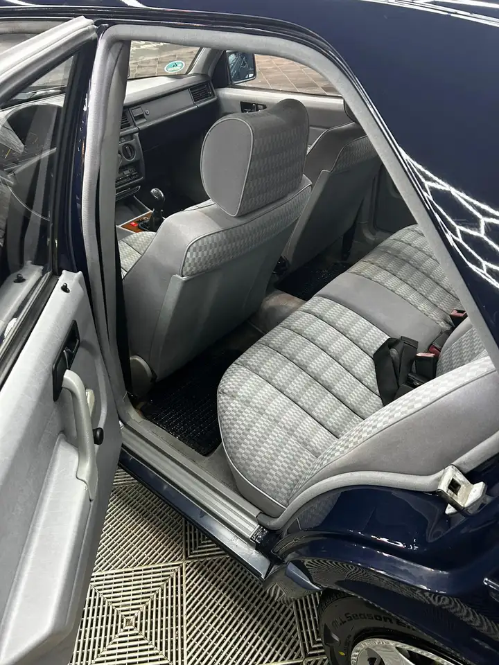 Mercedes-Benz 190 E 1.8, foto 8