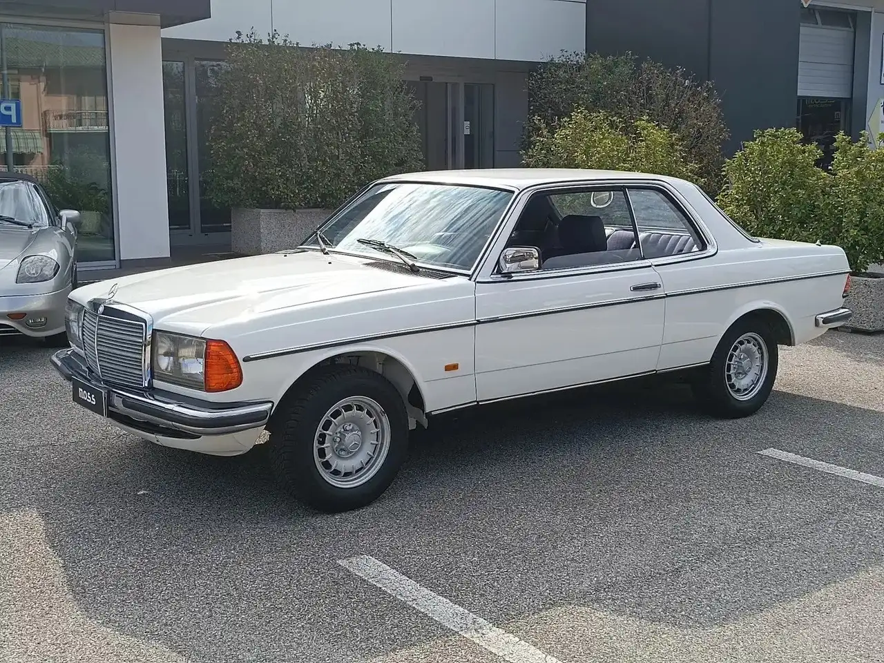 Mercedes-Benz 230 MERCEDES 230, foto 2