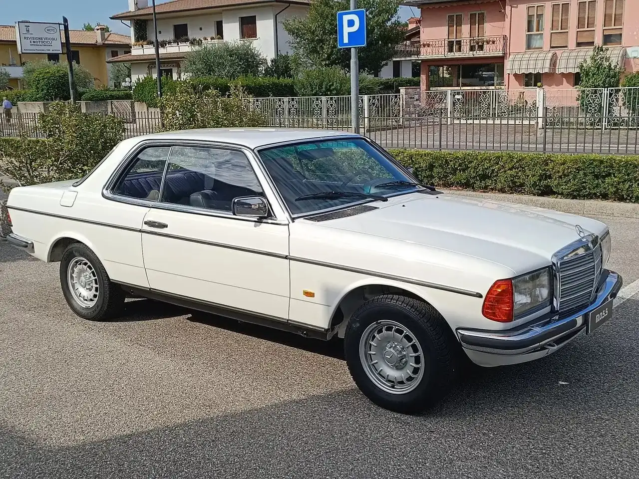 Mercedes-Benz 230 MERCEDES 230, foto 3