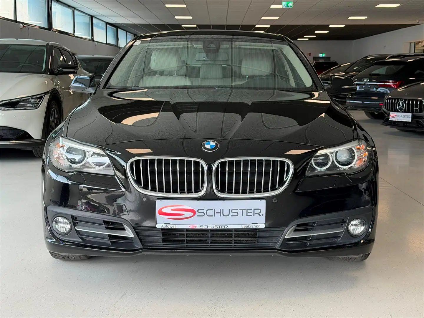BMW 520 d Schwarz - 2