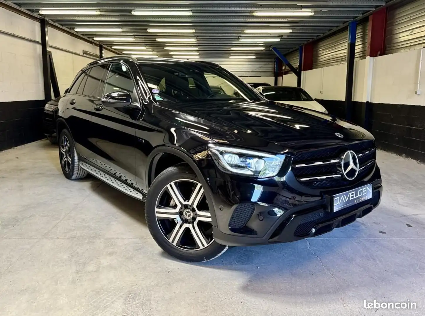 Mercedes-Benz CLS 300 Classe Mercedes 300 e 300e Hybrid PHEV 211+122ch 3 Noir - 1