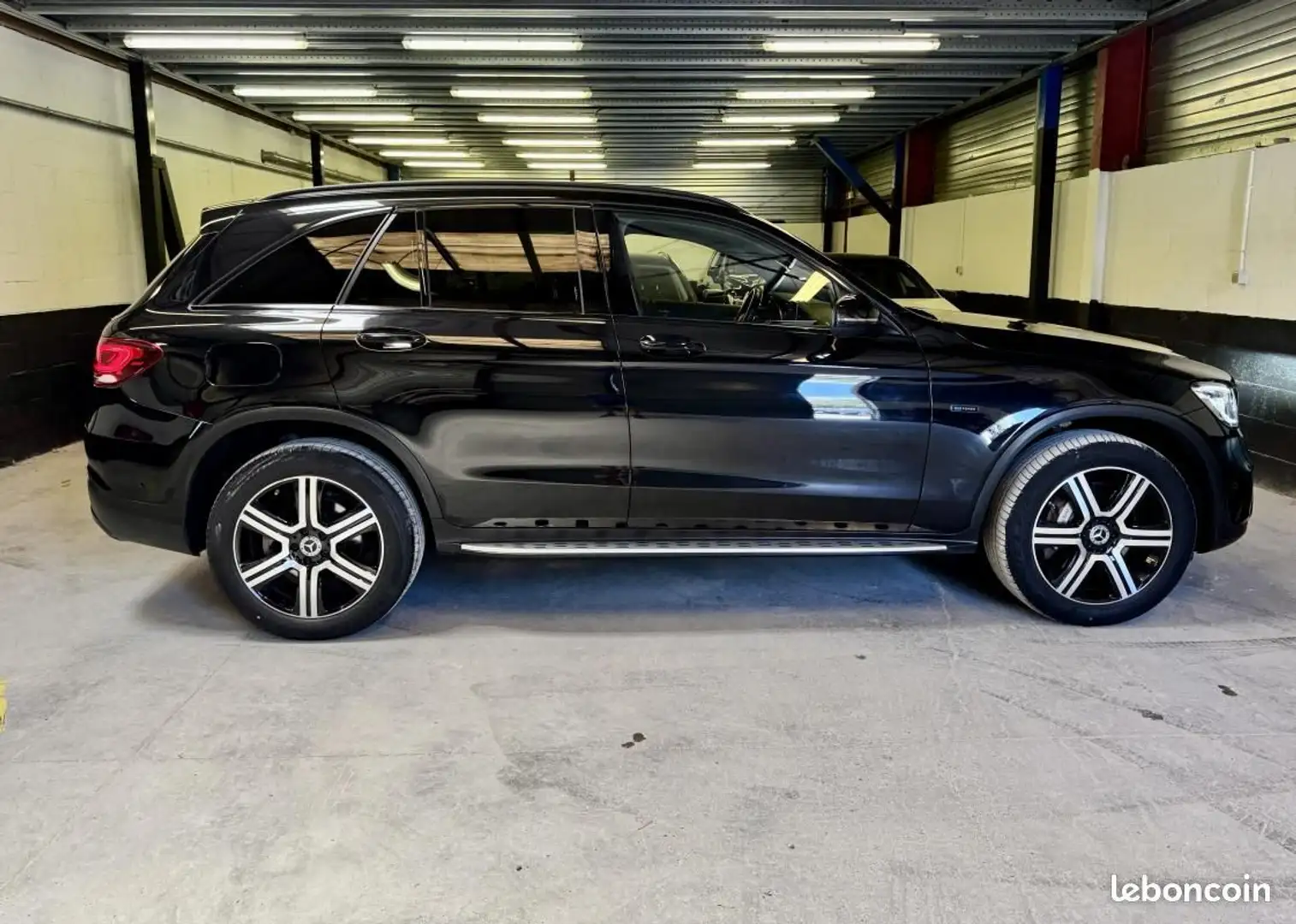 Mercedes-Benz CLS 300 Classe Mercedes 300 e 300e Hybrid PHEV 211+122ch 3 Noir - 2