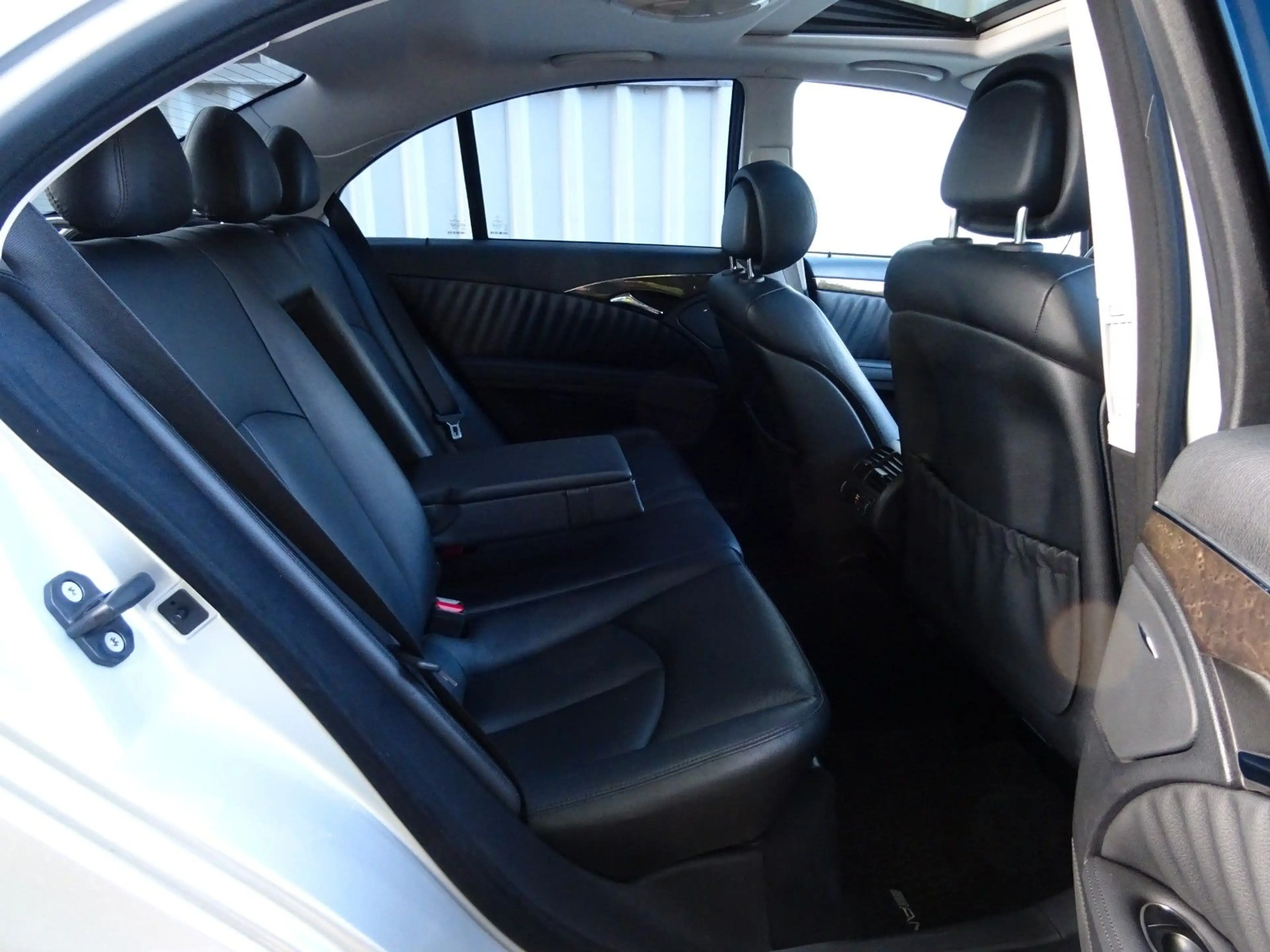 Mercedes-Benz E 350 CGI Avantgarde Sportpaket Comand 18"AMG — photo 14