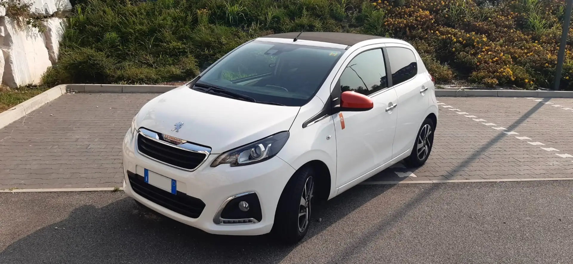 Peugeot 108 5p 1.0 vti Roland Garros Top! Bianco - 1