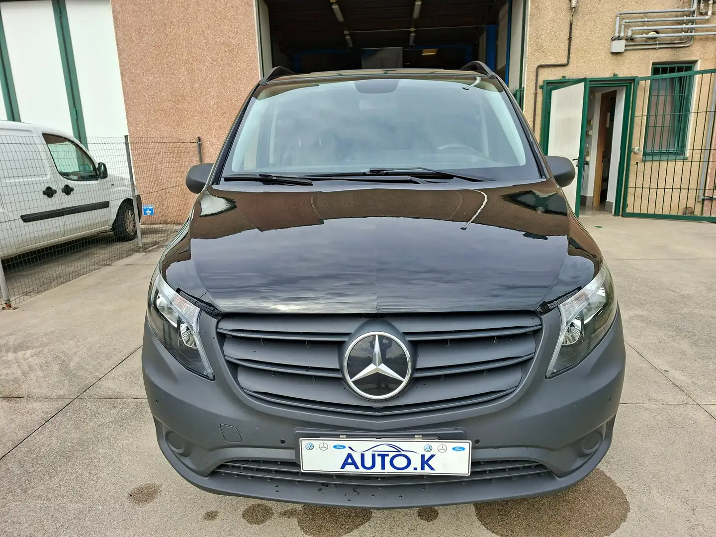 Mercedes-Benz Vito 114 Tourer Pro LONG Nero - 2