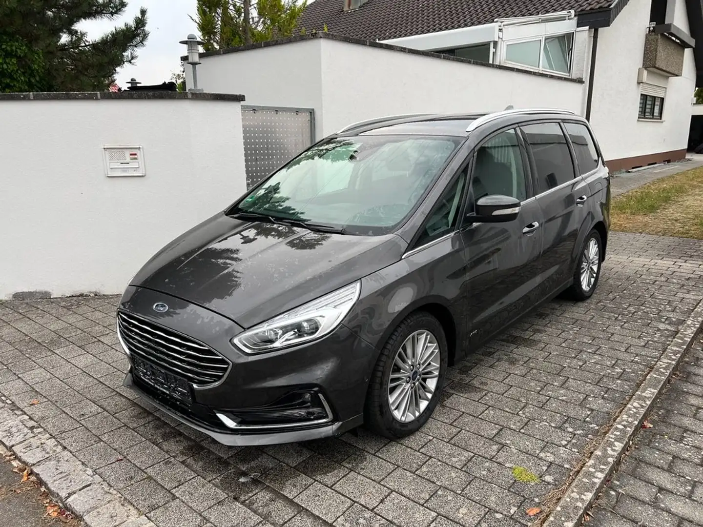 Ford Galaxy Titanium AWD -LED-NAVI-AUTOM-ACC-360°-AHK-7SITZ Grau - 2