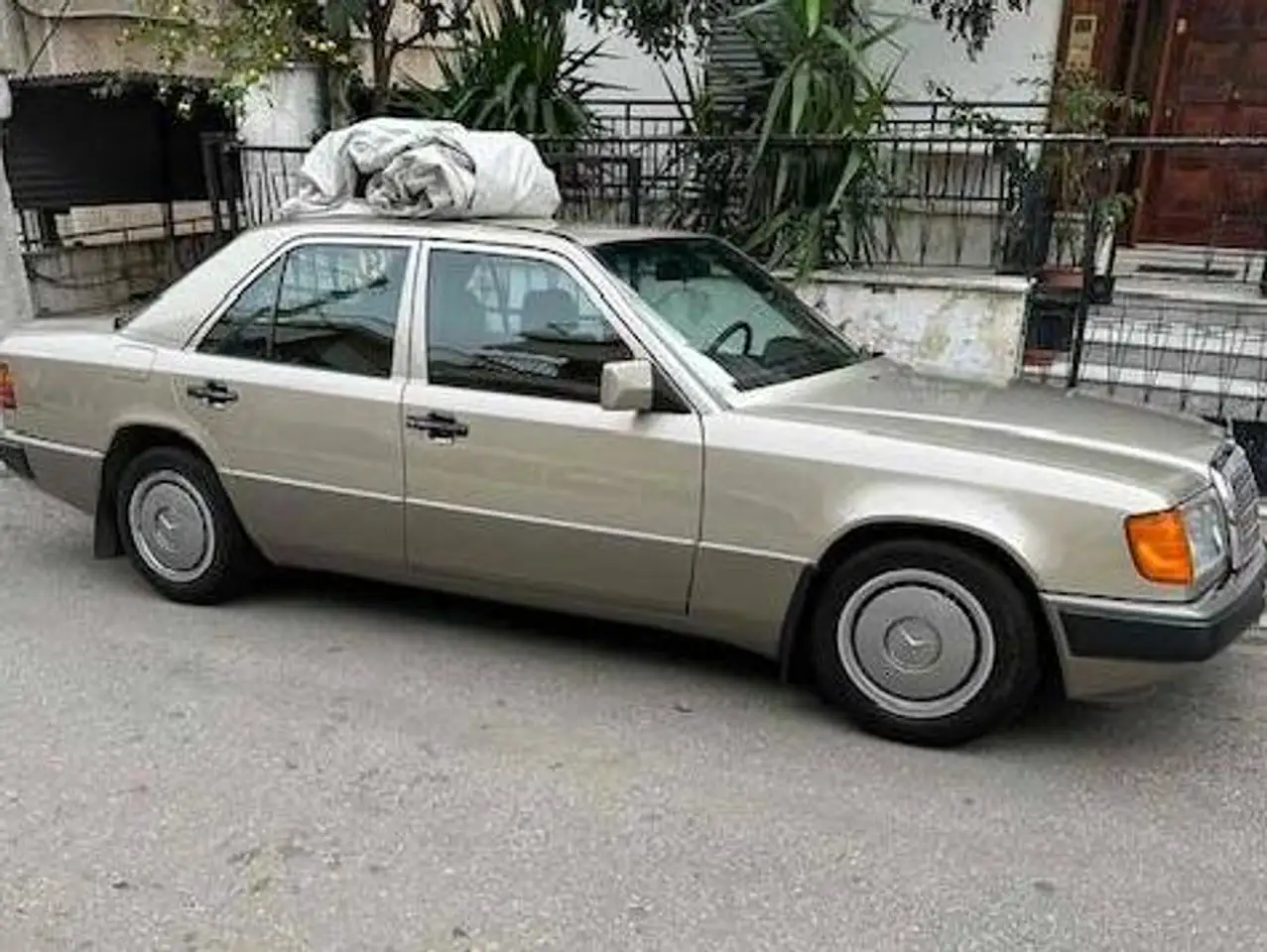 Mercedes-Benz E 200 200, foto 1