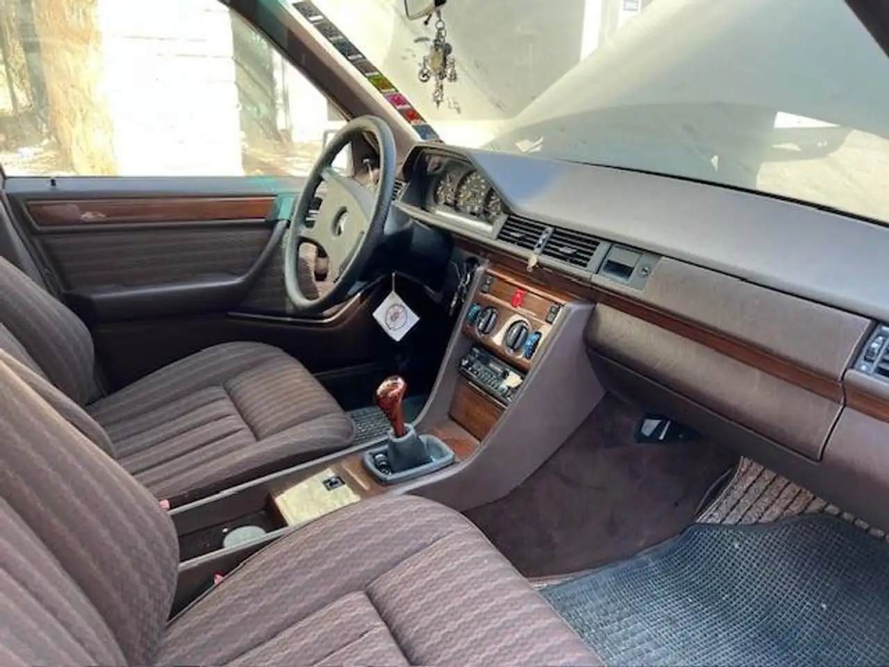 Mercedes-Benz E 200 200, foto 7