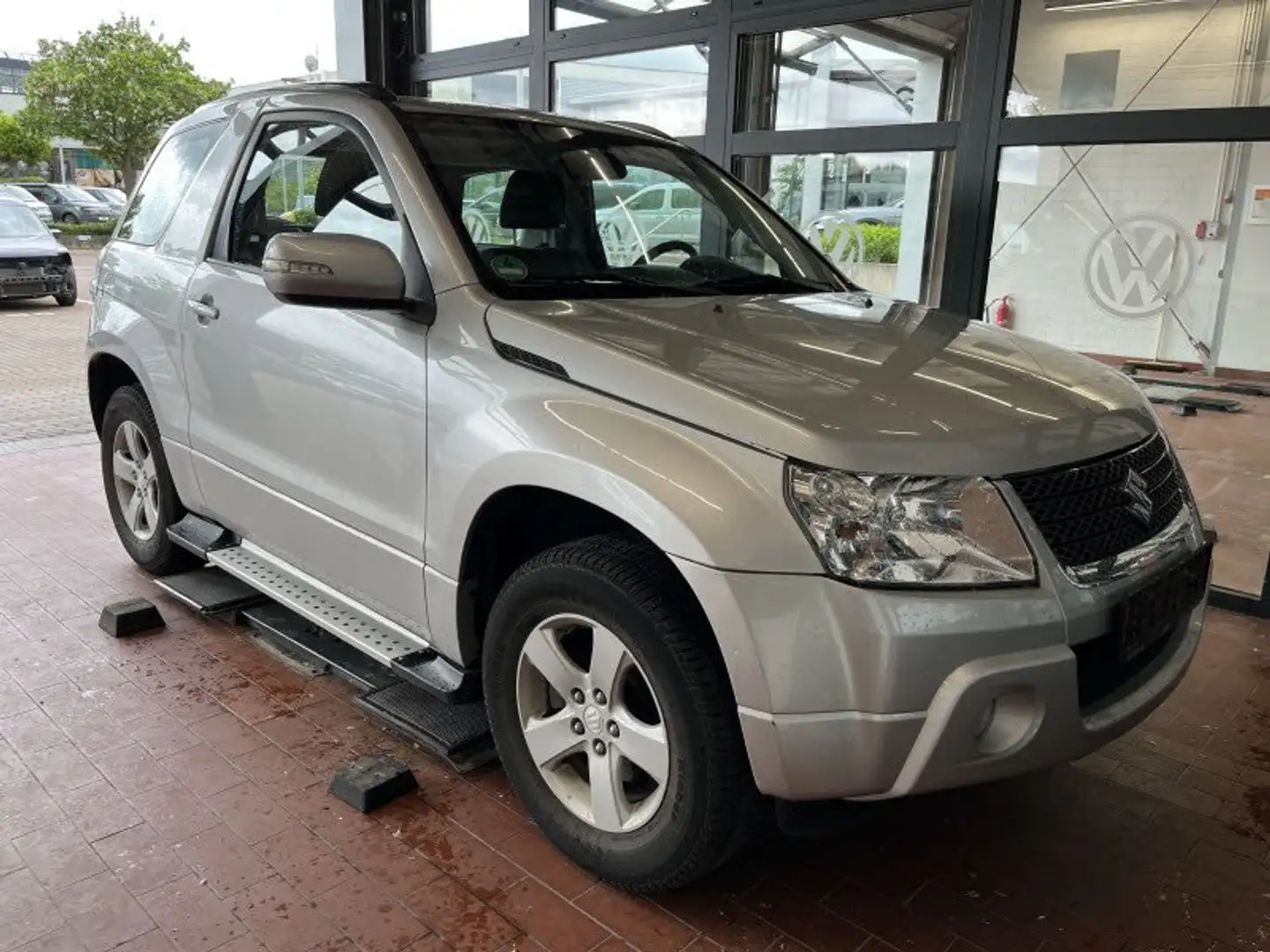 Suzuki Grand Vitara 2.4 VVT Club/2.Hand/Scheckheft/Automatik/AHK/el.FH Argent - 1