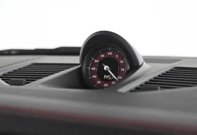 Porsche 911 view 15