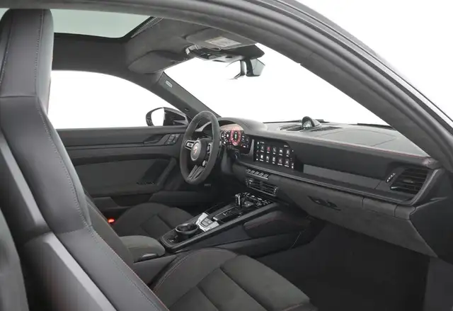 Porsche 911 view 14