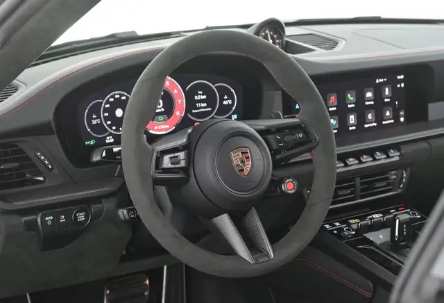 Porsche 911 view 12