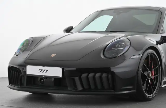 Porsche 911 view 6