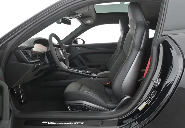 Porsche 911 view 13
