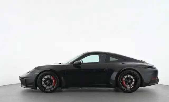 Porsche 911 view 4