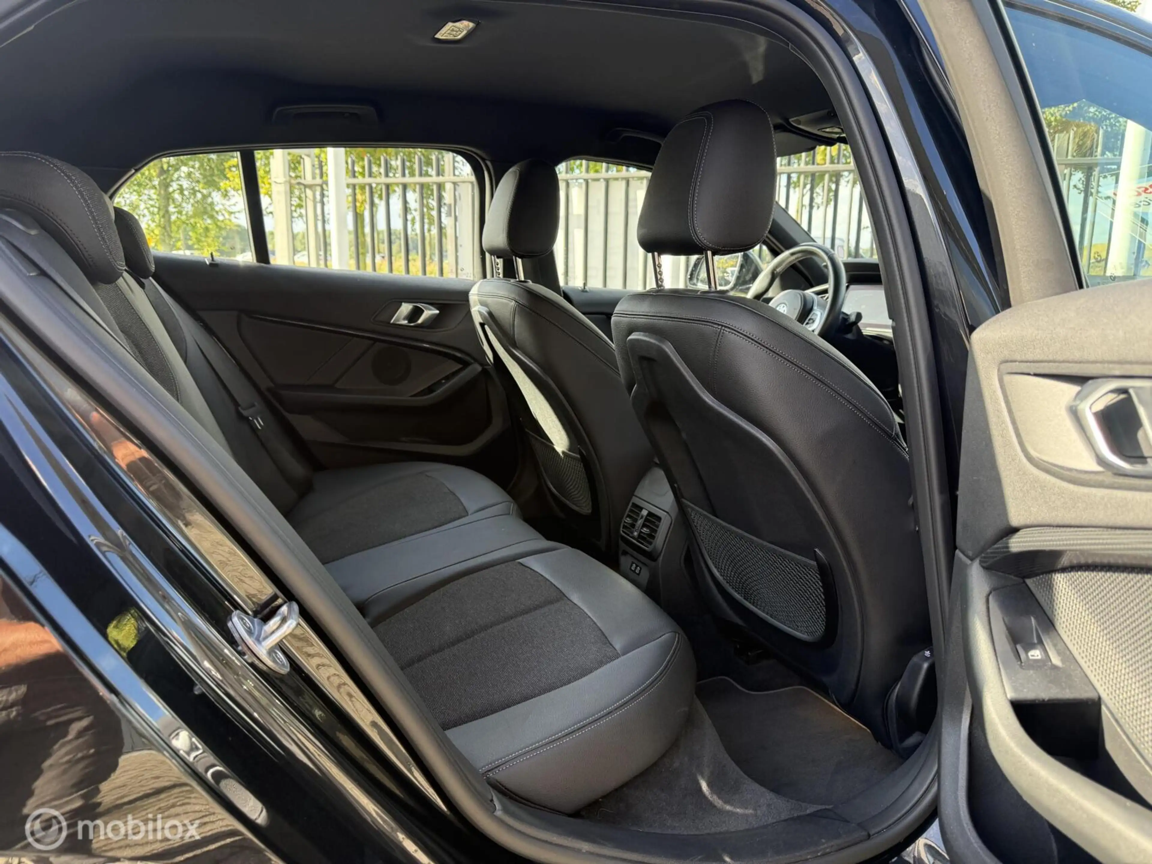 BMW 118 1-serie 118i EDE Corporate Lease M Sport | Leer |C — photo 12