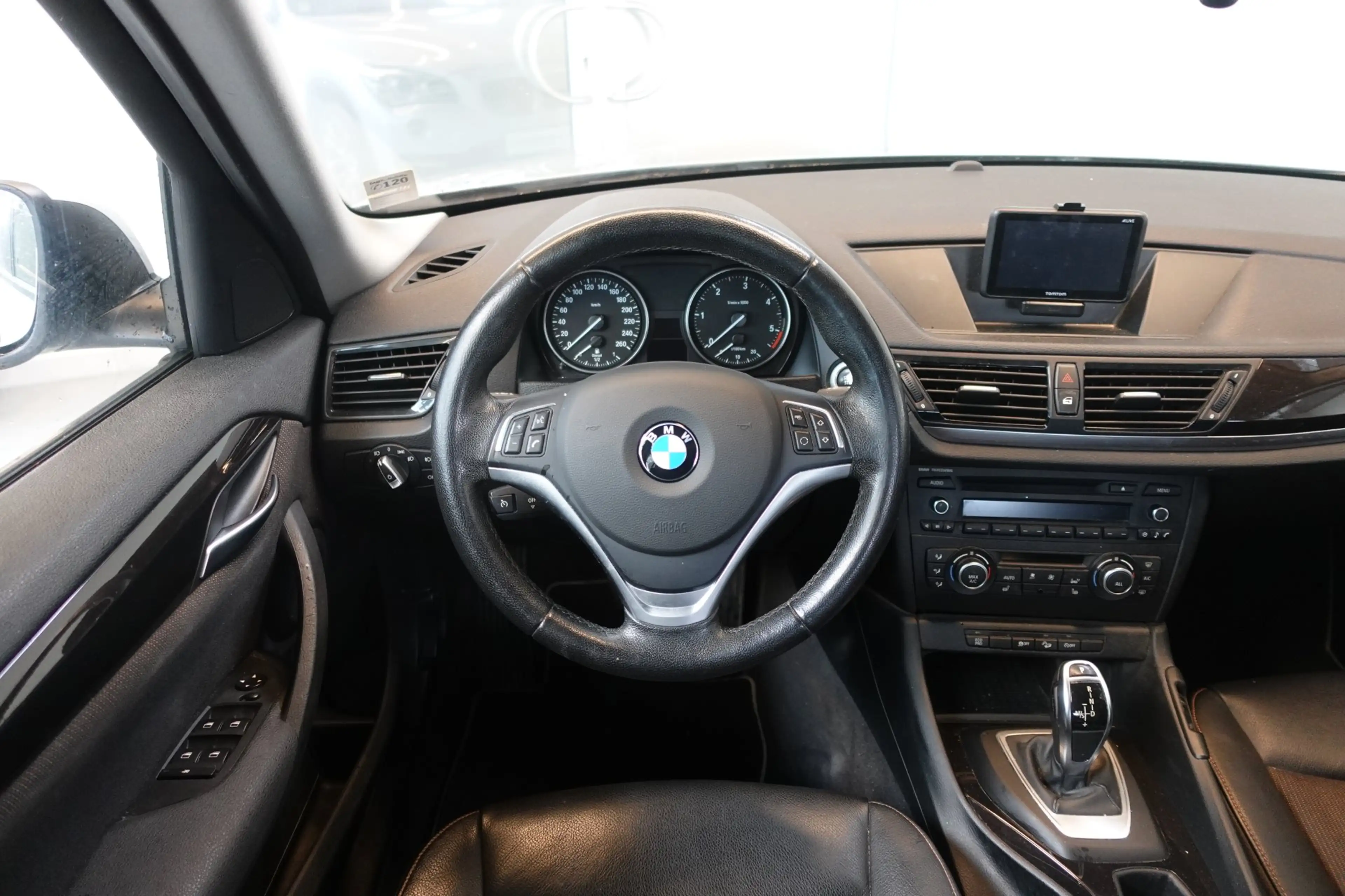 BMW X1 xDrive18d E84 — photo 8