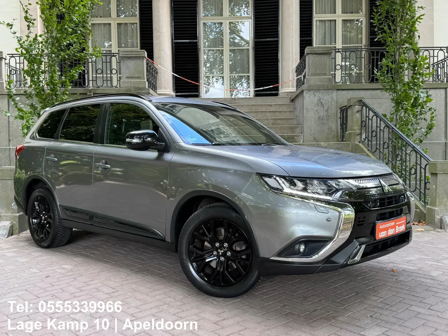 Mitsubishi Outlander 2.0 Instyle+ 4WD 7P Automaat Leder Navi Xenon 360c Gris - 1