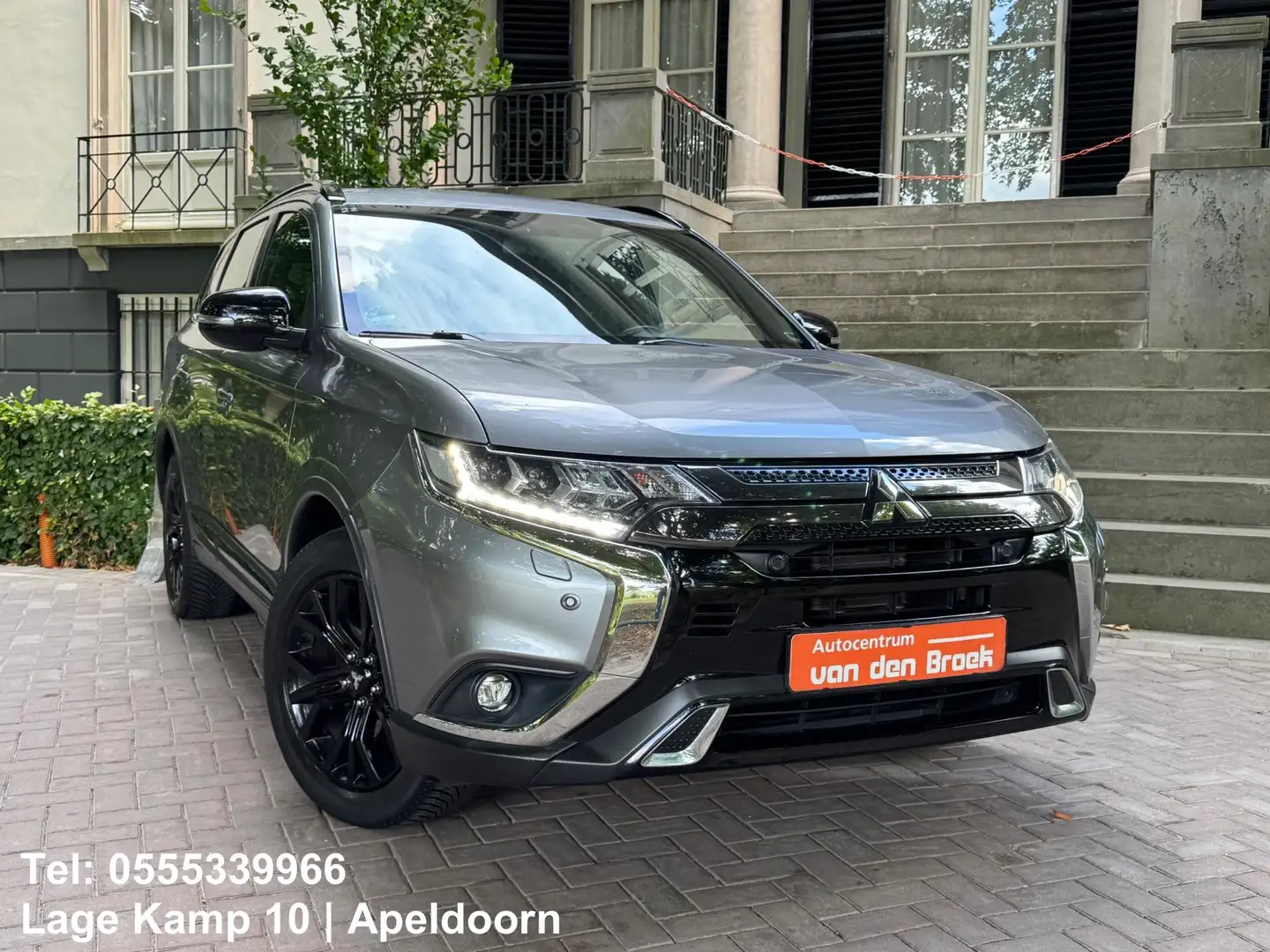 Mitsubishi Outlander 2.0 Instyle+ 4WD 7P Automaat Leder Navi Xenon 360c Gris - 2