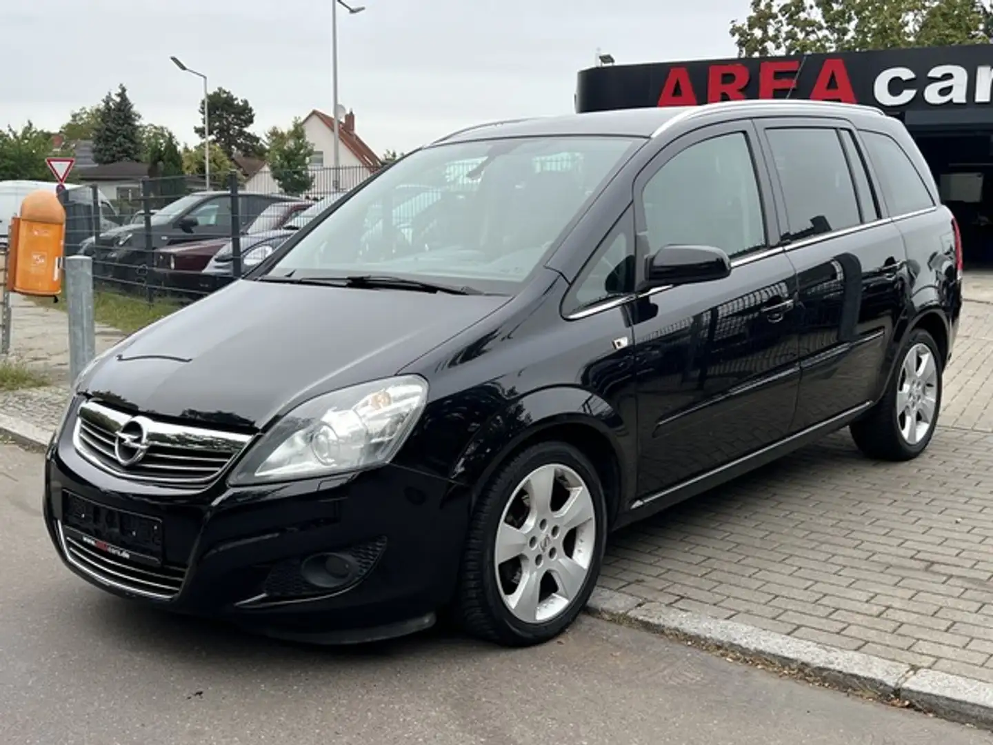 Opel Zafira B Basis*7SITZER*16ZOLL*TEILLEDER*MULTI* Zwart - 1