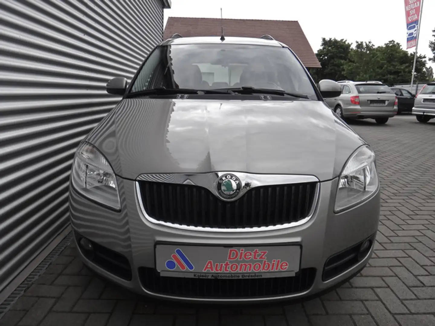 Skoda Roomster 1.6 16V Style +++ AUTOMATIK ++++++ Beige - 2