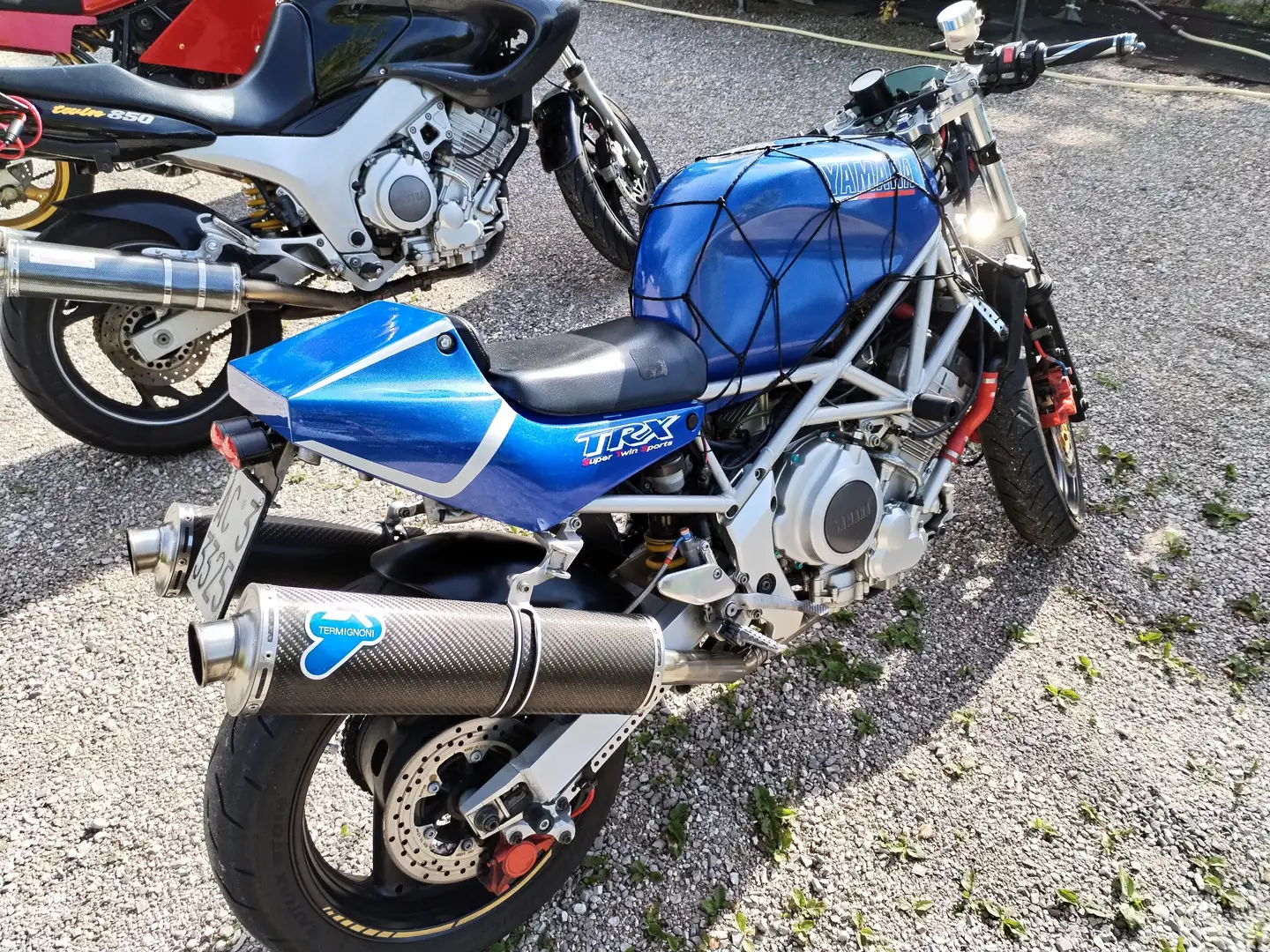 Yamaha TRX 850 Super twin Blauw - 1