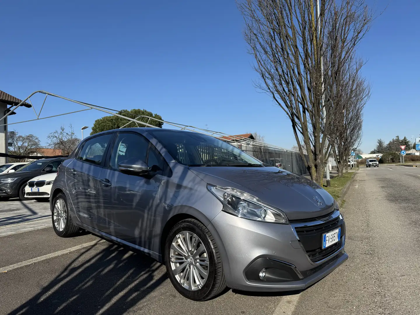 Peugeot 208 5p 1.2 puretech Allure s&s 82cv neopatentati Grigio - 1