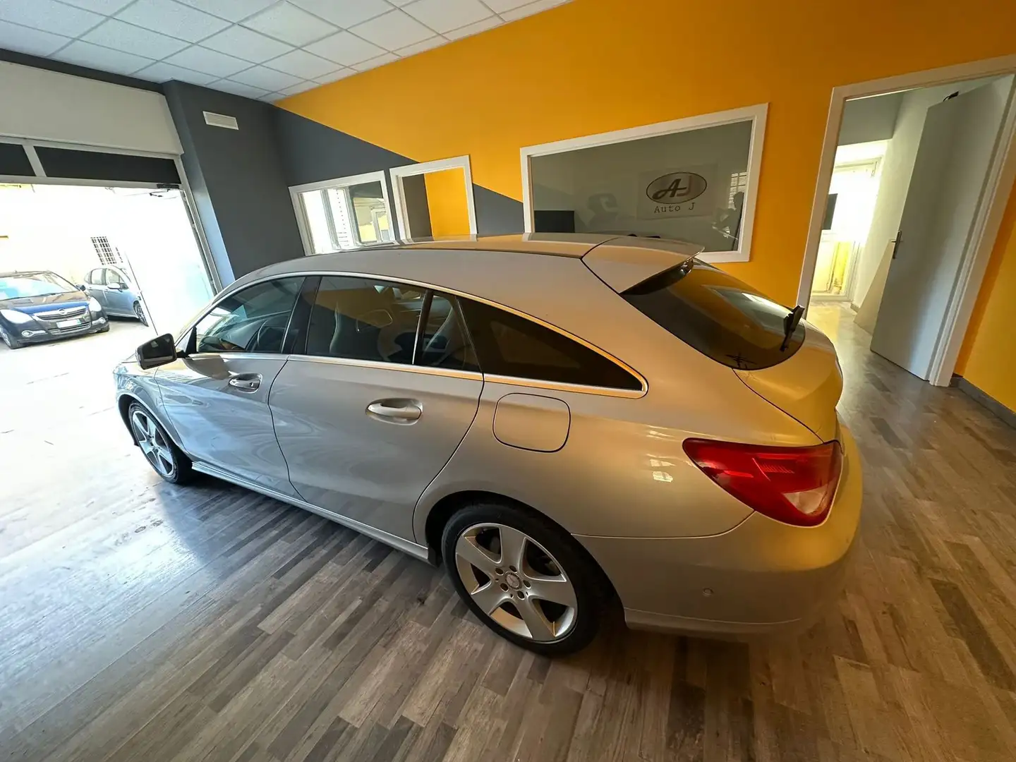 Mercedes-Benz CLA 180 CLA 180 d S.W. Automatic Premium Dark Night - 2