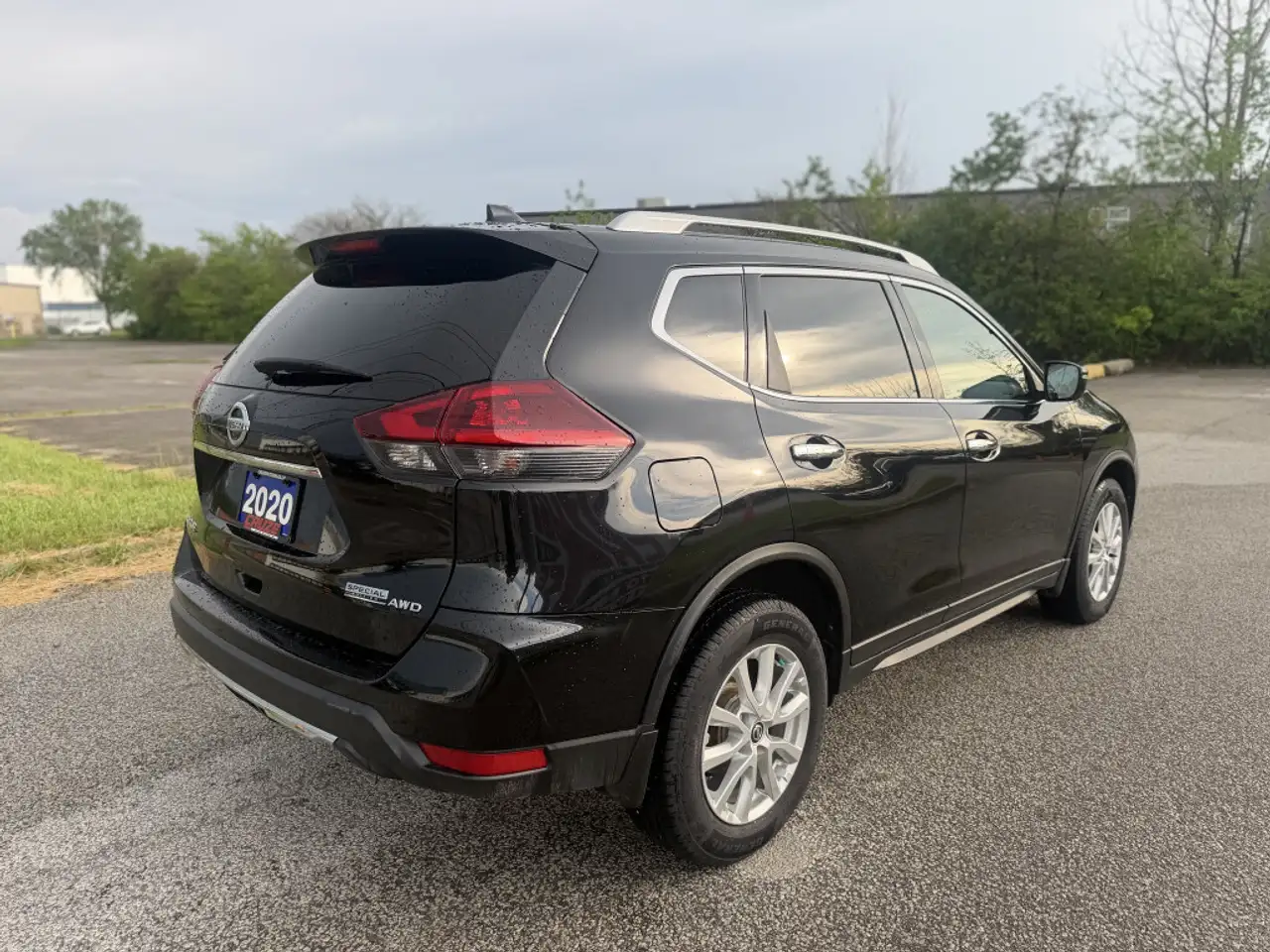 Nissan Rogue снимка Nissan Rogue