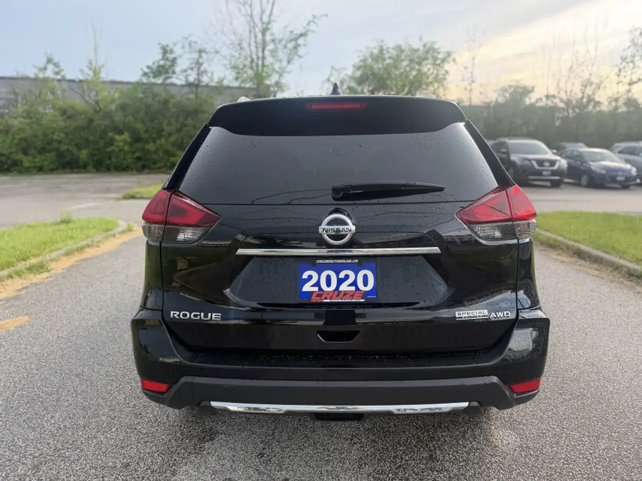 Nissan Rogue снимка Nissan Rogue