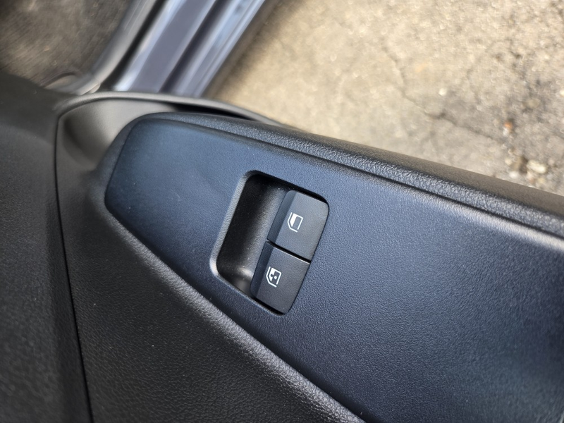 Hyundai i10 Select — photo 28
