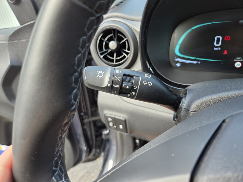 Hyundai i10 Select — photo 26