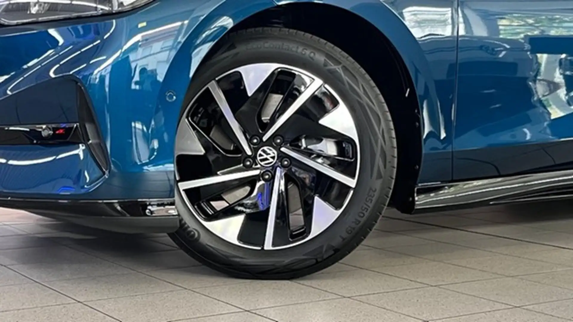 Volkswagen ID.7 Tourer Pro 210 kW Blau - 2