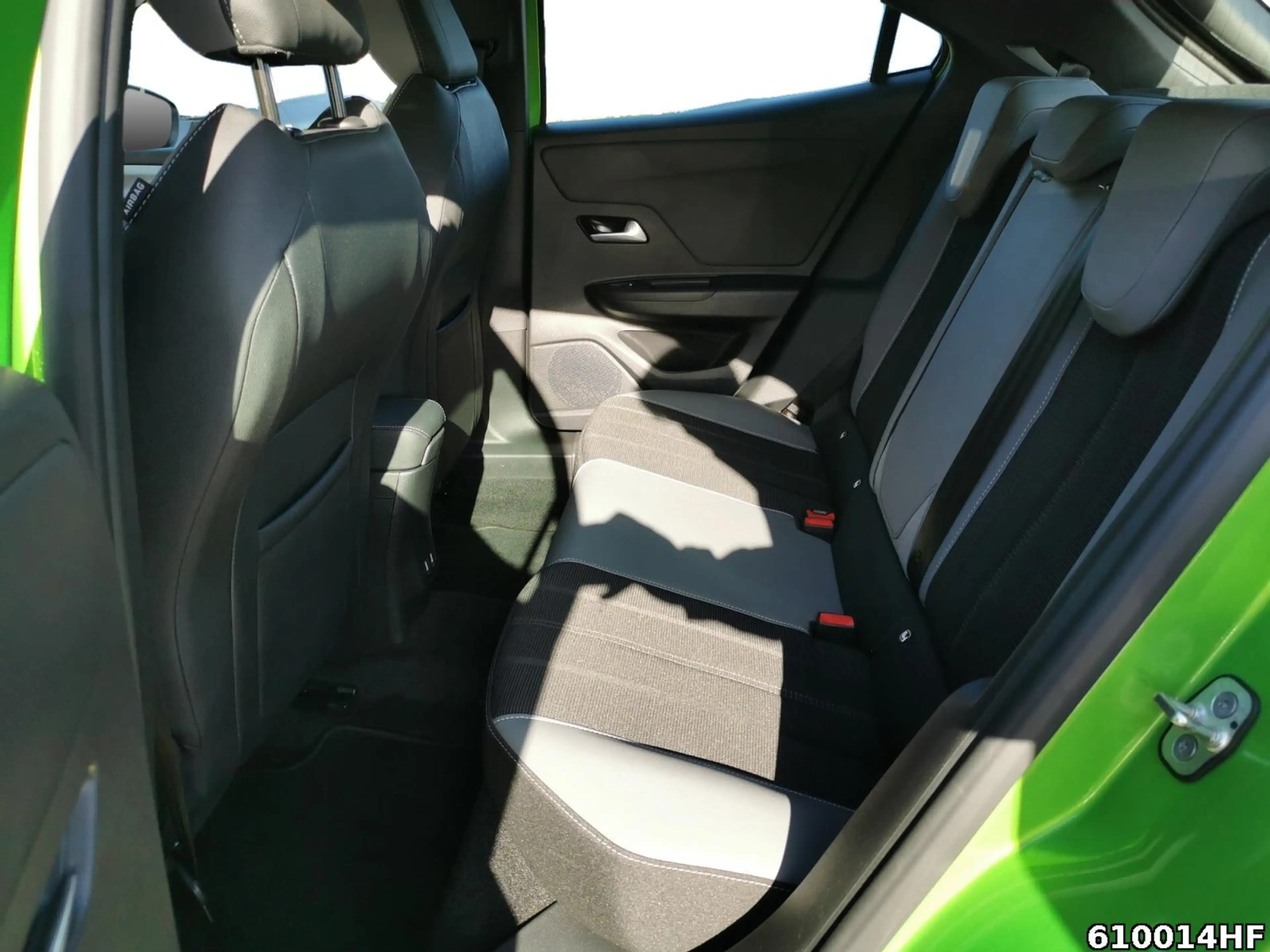 Opel Mokka 1.2 Turbo Elegance **CAR-PLAY**KAMERA** — photo 12