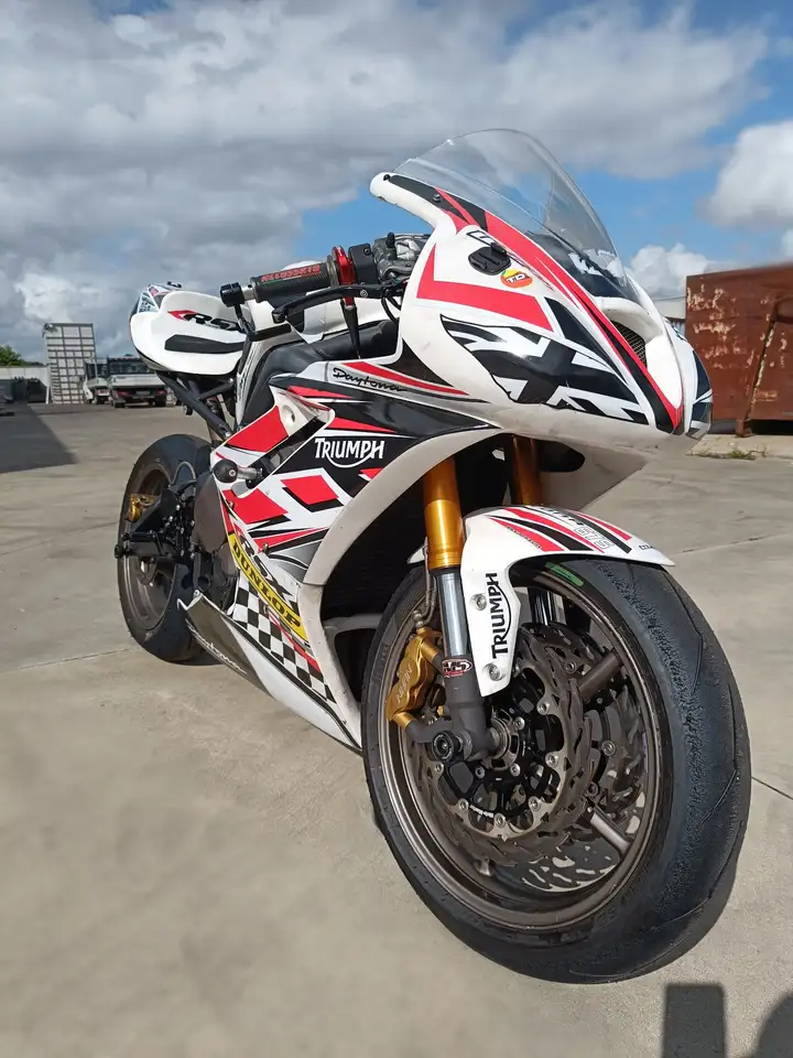Triumph Daytona 675