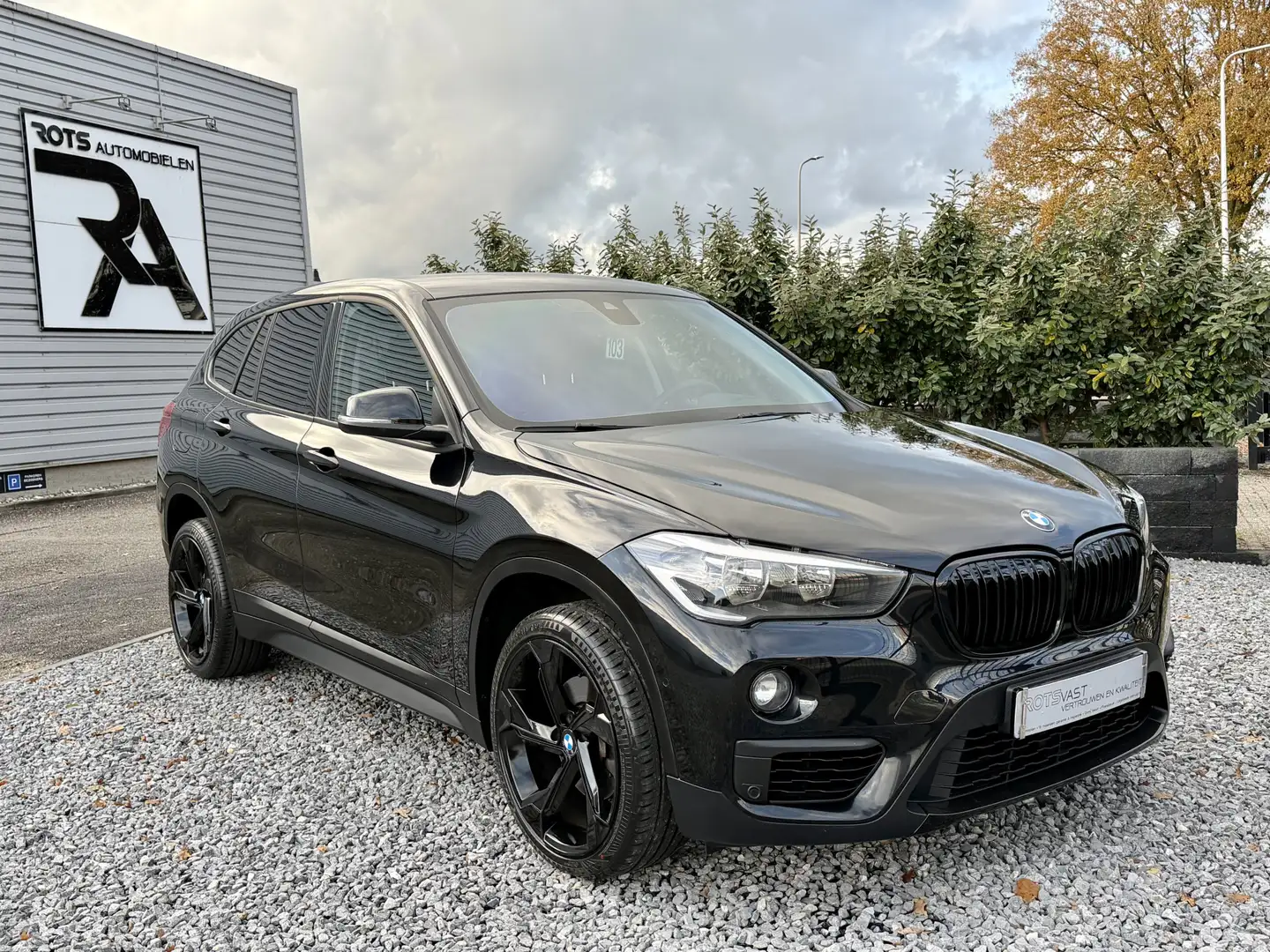 BMW X1 sDrive18i Exe Aut Nav|Cruis|PDC|LED Zwart Negro - 2