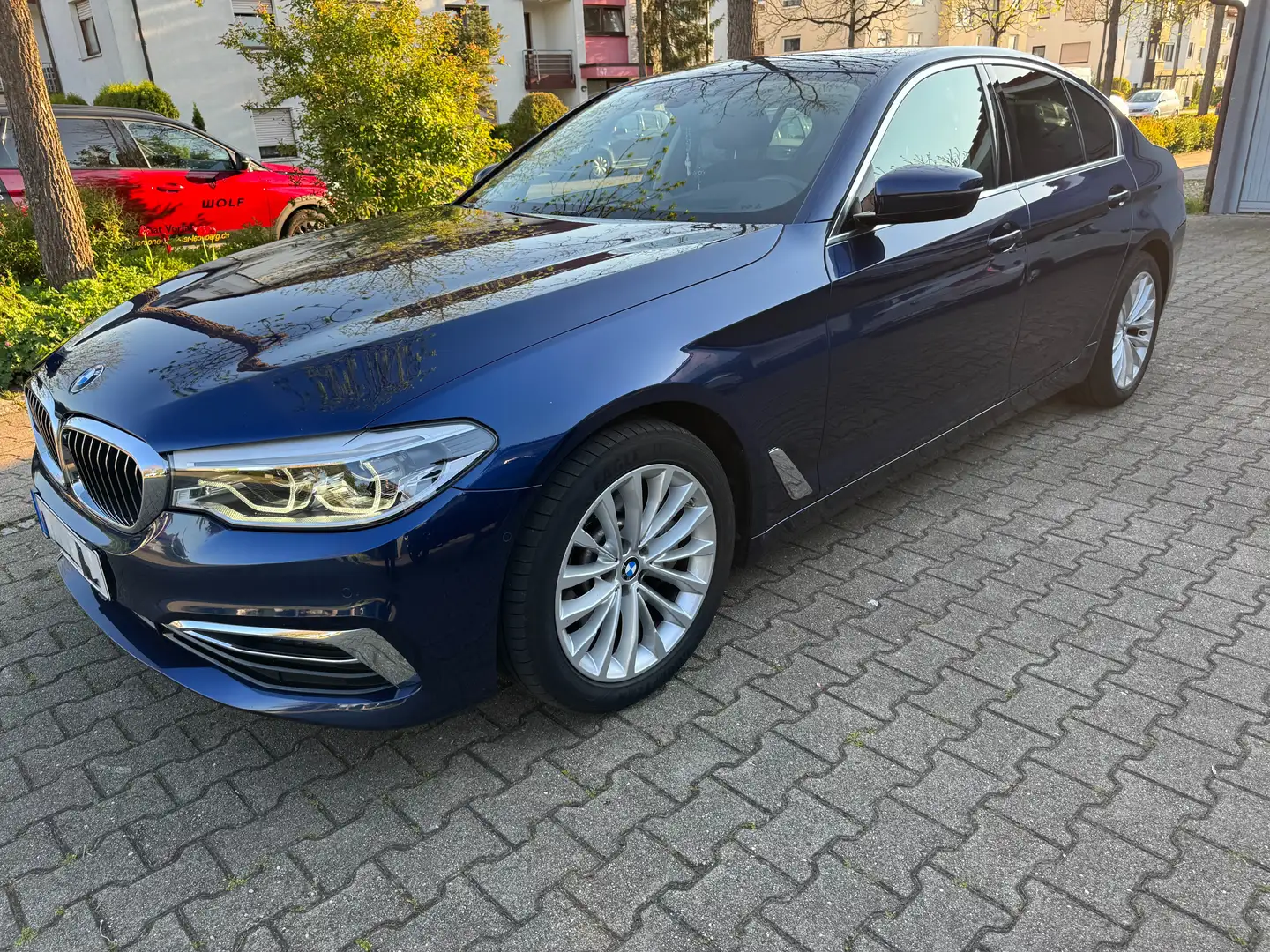 BMW 530 5er Diesel 530d xDrive Aut. Luxury Line plava - 1