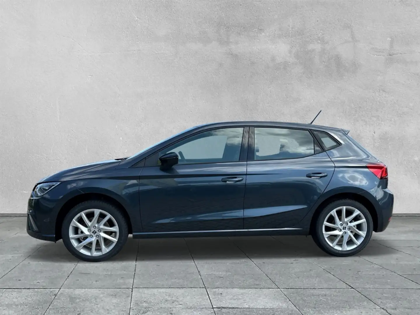 SEAT Ibiza FR 1.0 TSI DSG LED+NAVI+SHZ+KAMERA+DAB+ACC Grijs - 2