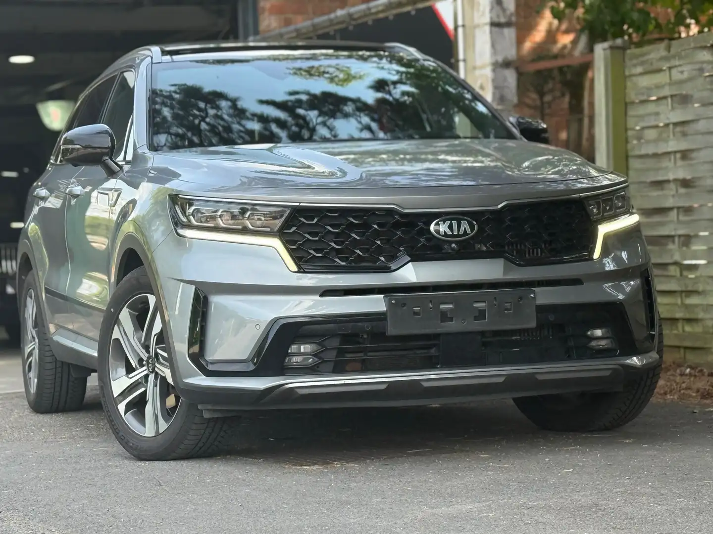 Kia Sorento Sorento 1.6 T-GDI PHEV AWD Aut. Platinum Gris - 1