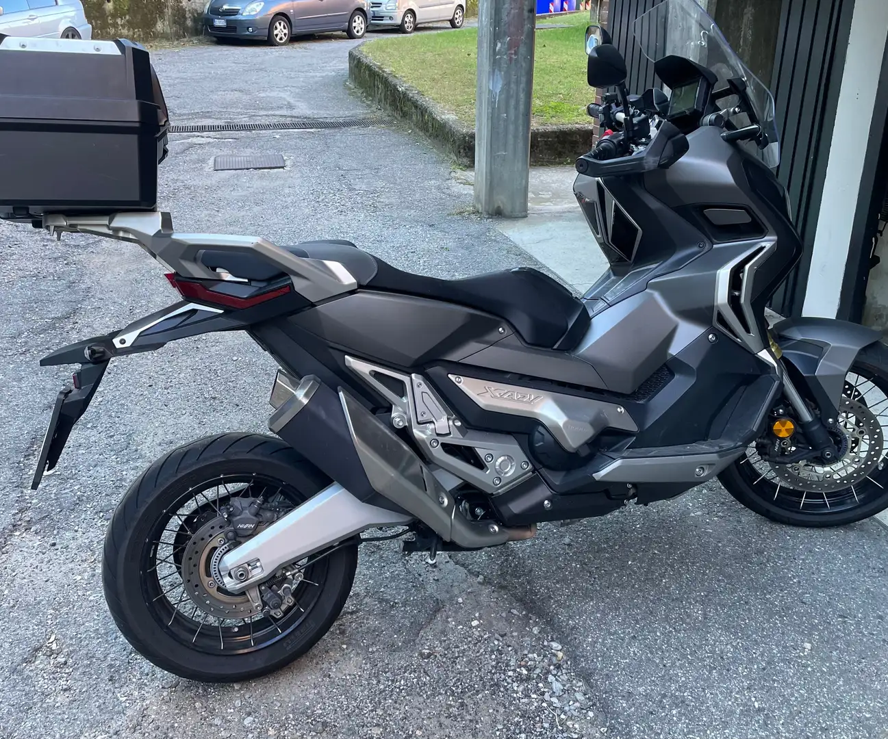 Honda X-ADV Gri - 2