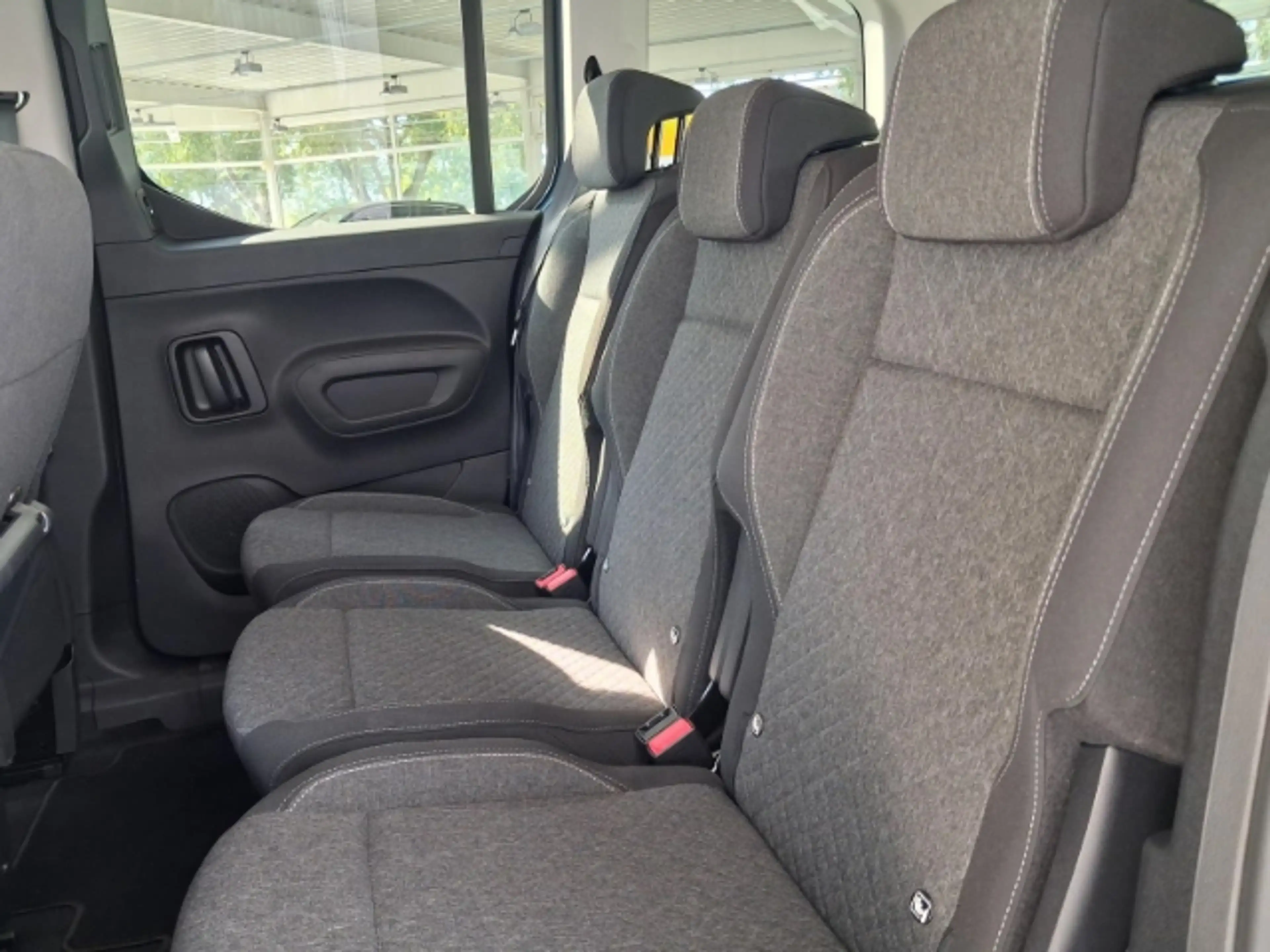 Opel Combo Life E FACELIFT GS CDTI AT+LED MATRIX+NAVI+RÜCKFAHRKAME — photo 11