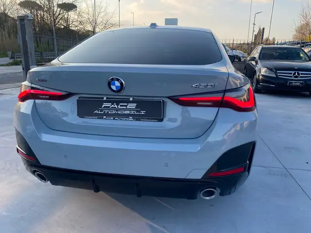 BMW 4 Series view 14