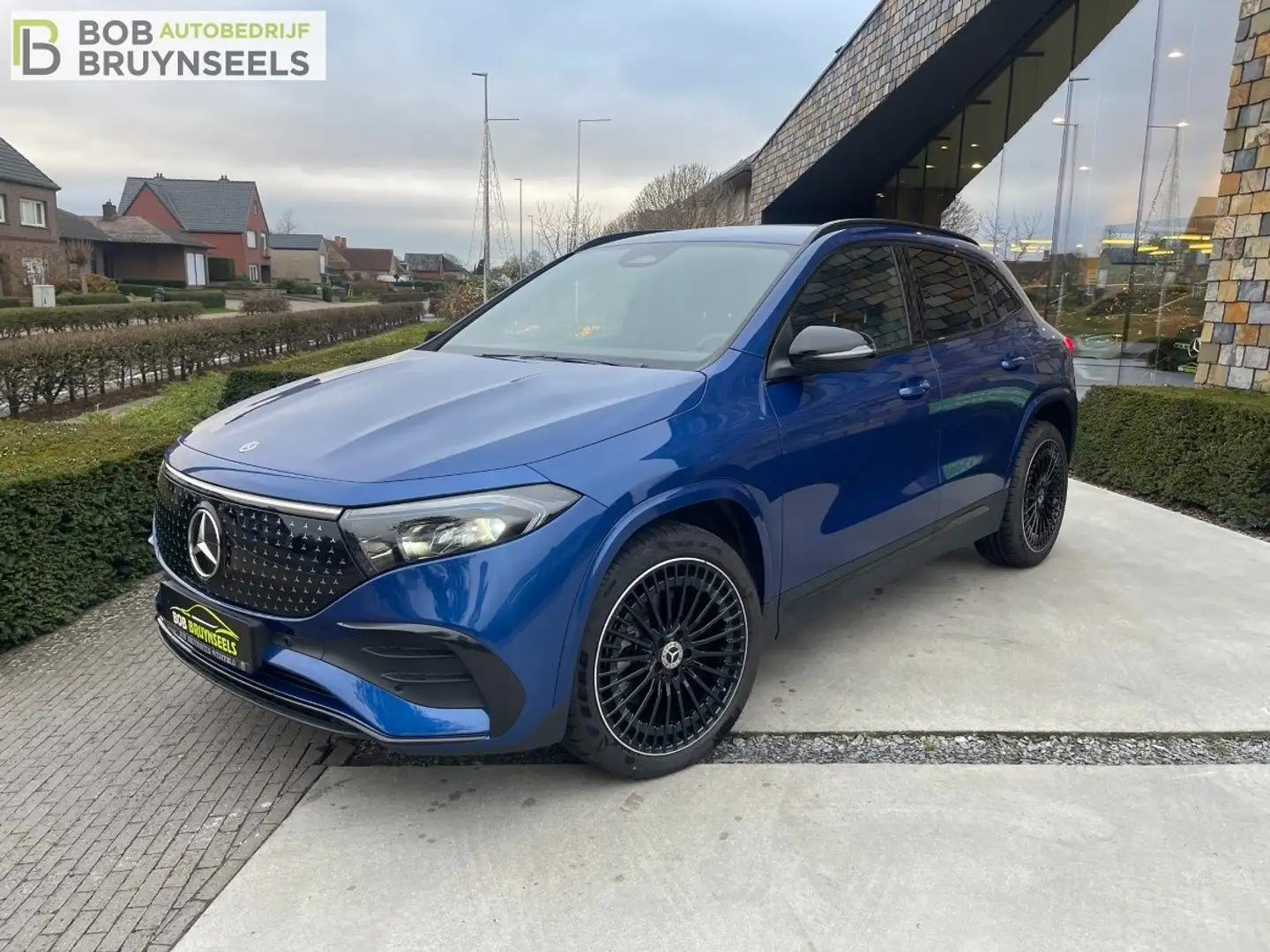 Mercedes-Benz EQA 250 Facelift - AMG Line/Nightpak/ Camera / Dodehoek Blauw - 1