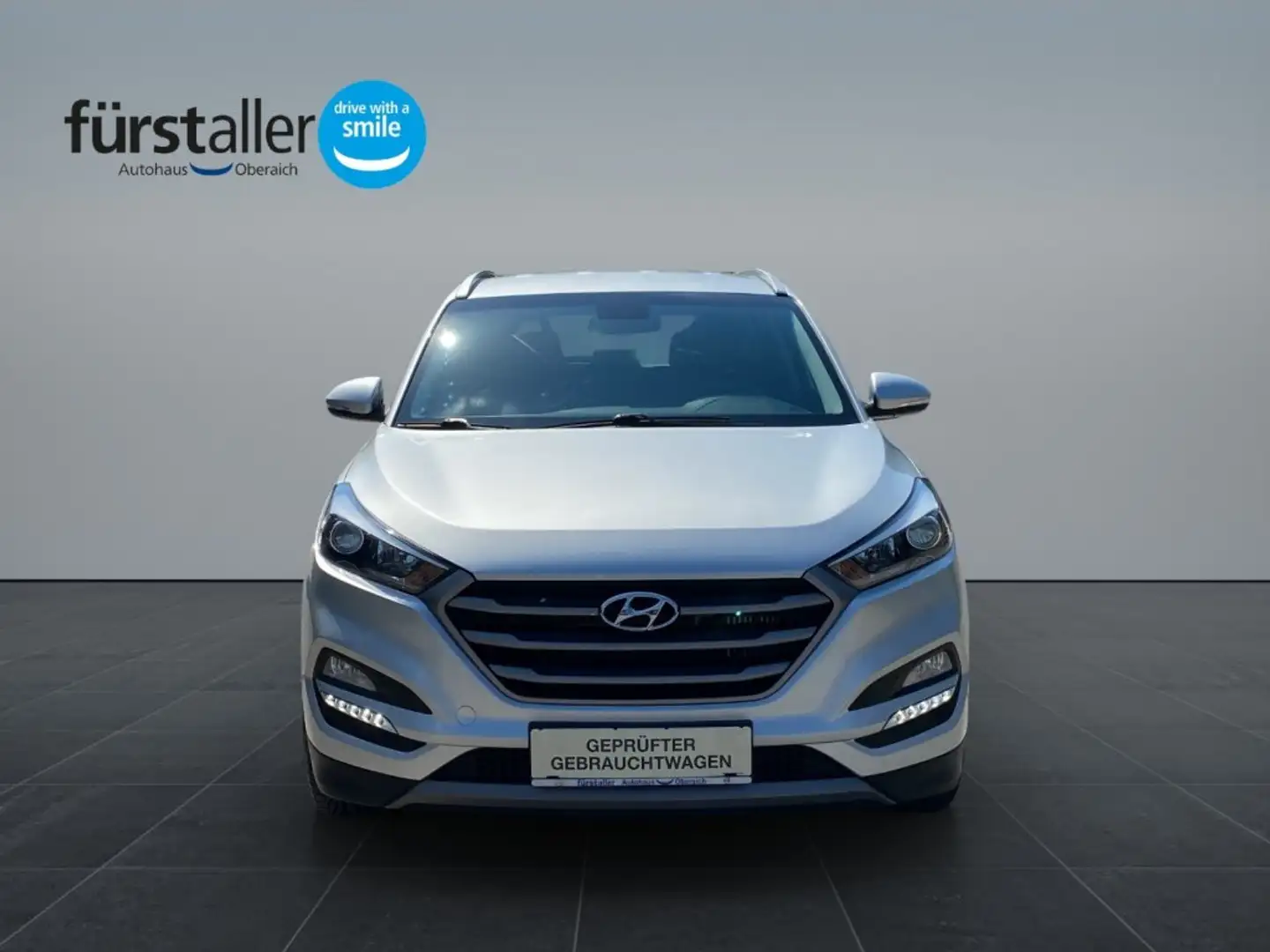 Hyundai TUCSON GO 2,0 CRDi 4WD MT 809e Silber - 2