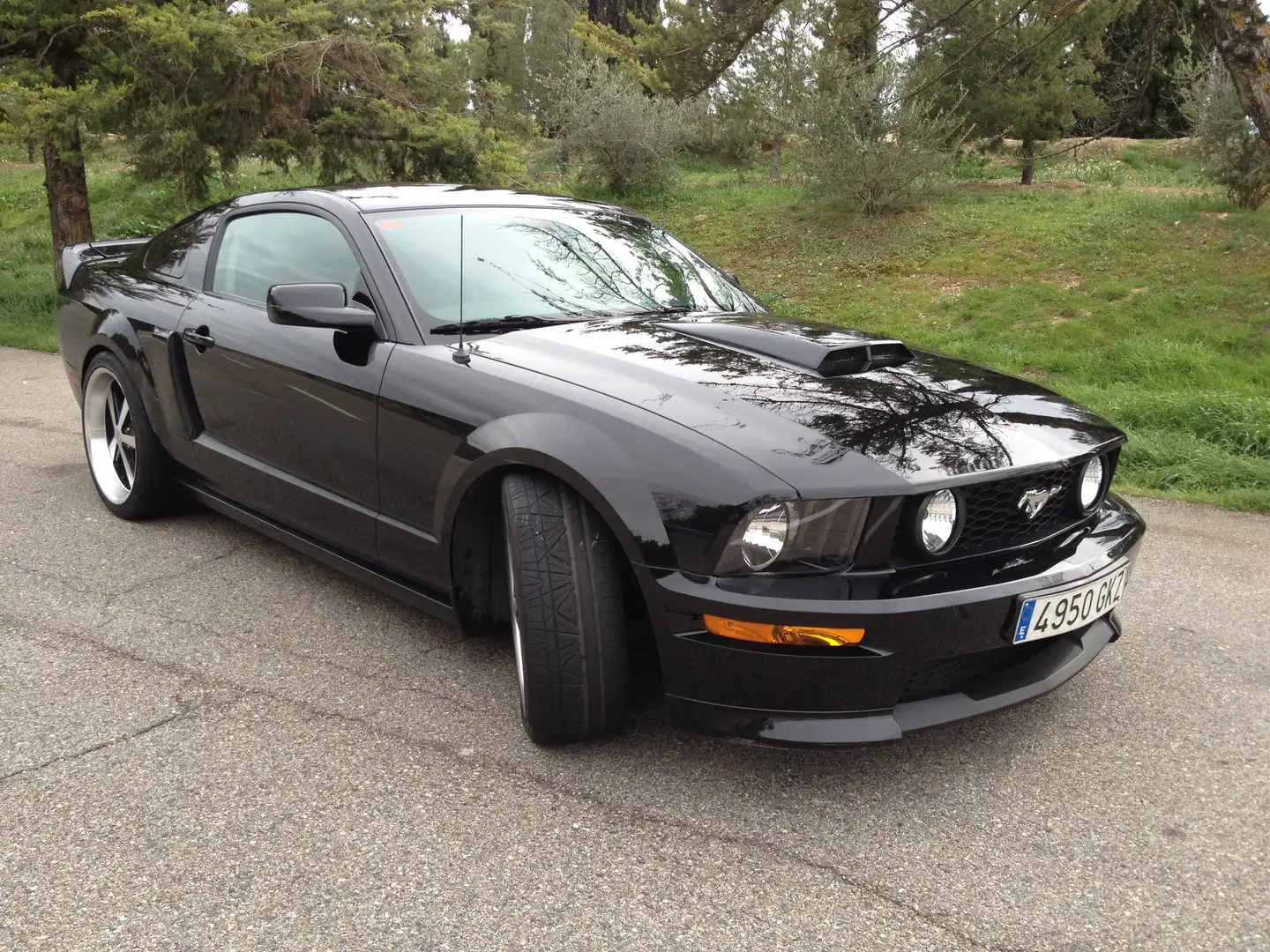 Ford Mustang GT V8 California Special Negro - 1