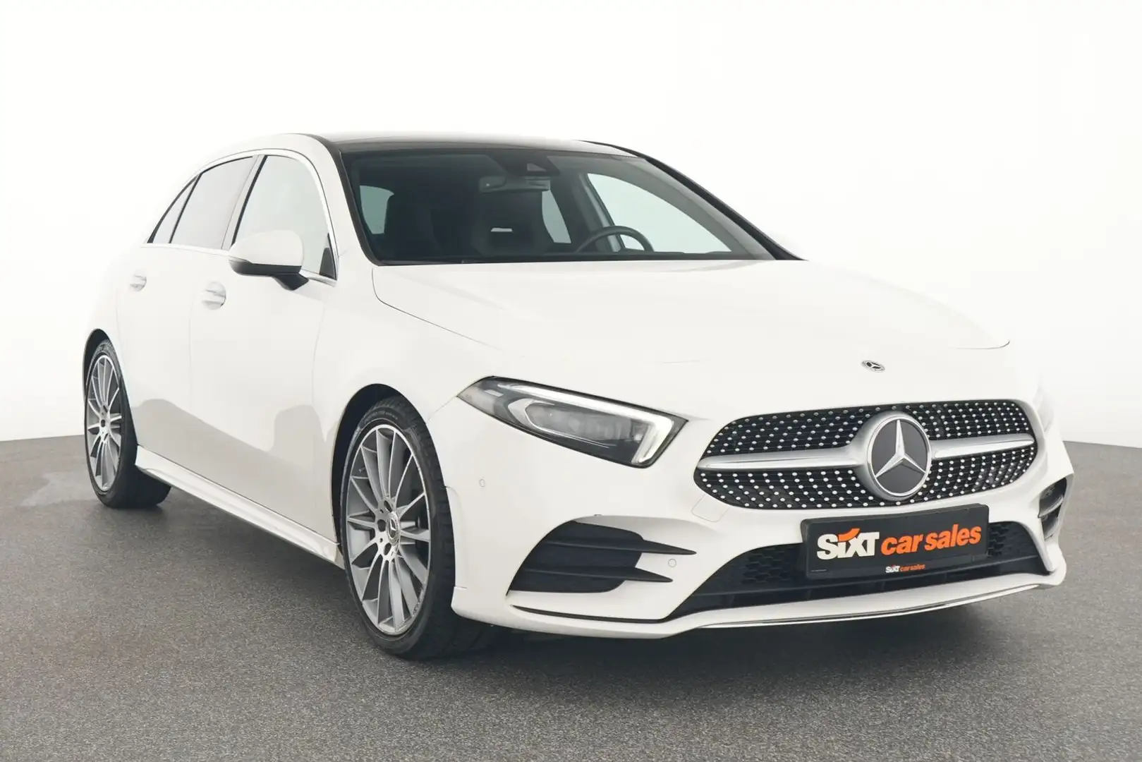 Mercedes-Benz A 250 AMG Line|Multibeam|NAV|PANO|SHZ|ParkAs+RFK Белый - 1