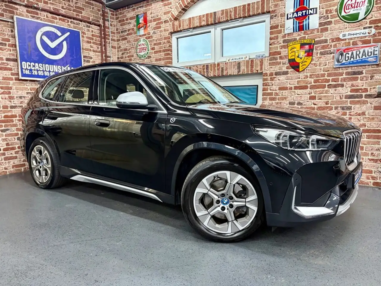BMW iX1