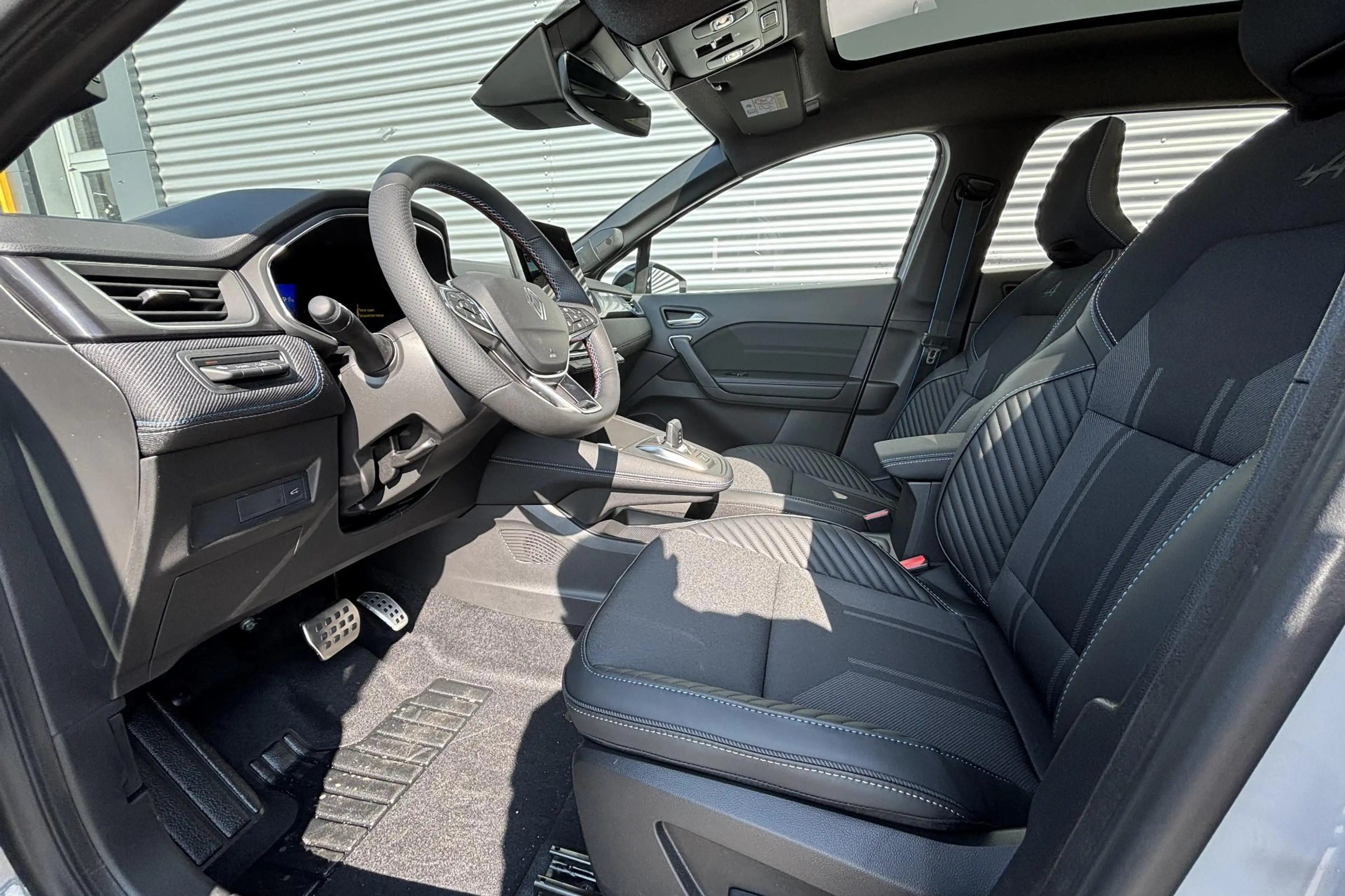 Renault Symbioz 1.8 E-Tech full hybrid 160 esprit Alpine Renault S — photo 8