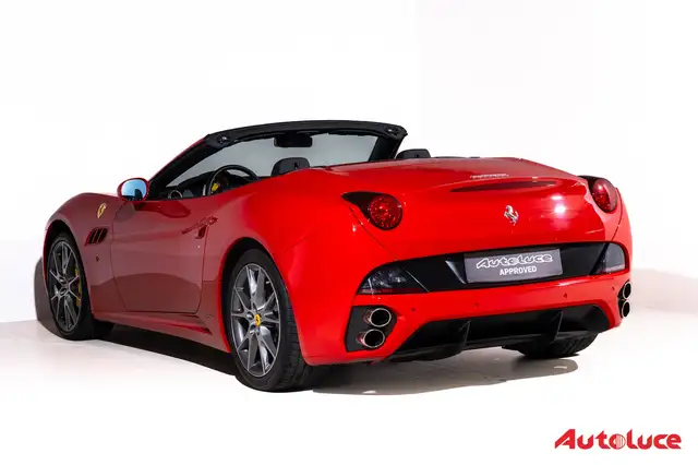 Ferrari California view 6